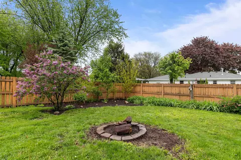 Exterior - 2112 E John St, Appleton, WI 54915 photo 5 of 7