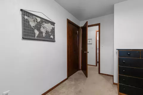 Entry Way - 2112 E John St, Appleton, WI 54915 photo 2 of 2
