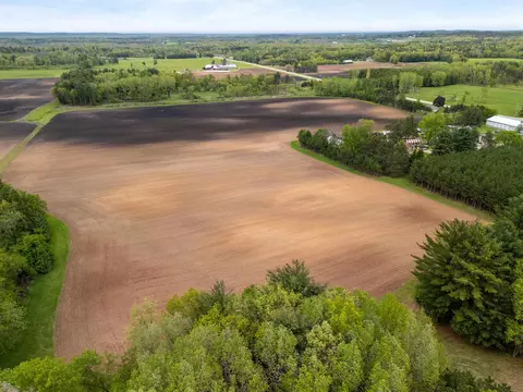 e8836 Steinberg Lane, New London, WI 54961