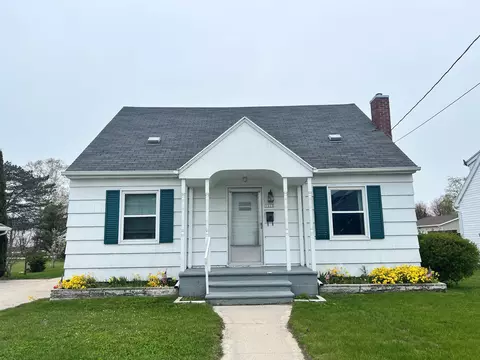 1223 5th St, Algoma, WI 54201