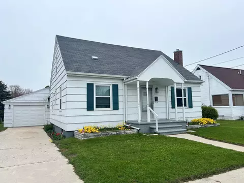1223 5th St, Algoma, WI 54201 photo 2