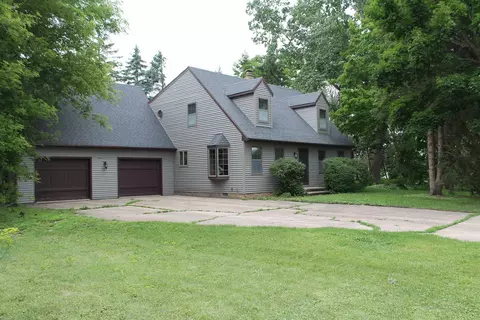 620 Oak St, Winneconne, WI 54986