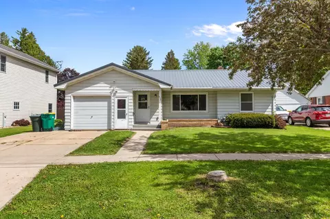 532 E Jackson St, Ripon, WI 54971