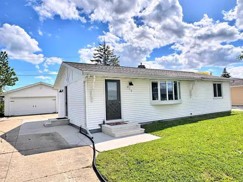 312 Thomas Ct, Neenah, WI 54956