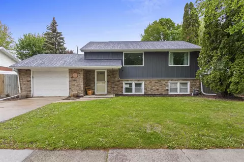 1254 Thorndale St, Green Bay, WI 54304