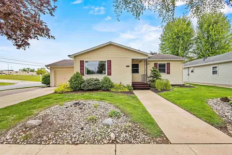 904 S Hamlin St, Shawano, WI 54166