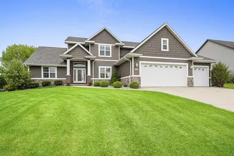 3349 Pebble Beach Ct, Green Bay, WI 54311