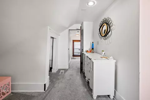 Entry Way - 816 W Oklahoma St, Appleton, WI 54914 photo 1 of 1
