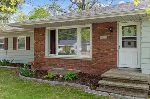 1200 Orchard Dr, Kaukauna, WI 54130