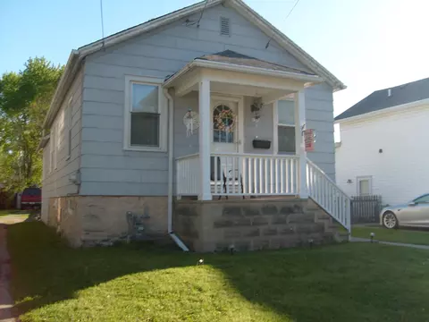 1330 Ceape Ave, Oshkosh, WI 54901