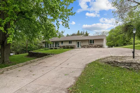 n2873 Hillcrest Road, Hortonville, WI 54944