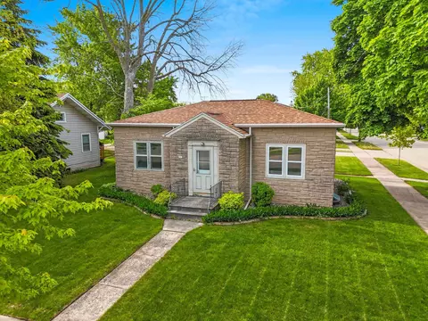 203 E 1st St, Kimberly, WI 54136