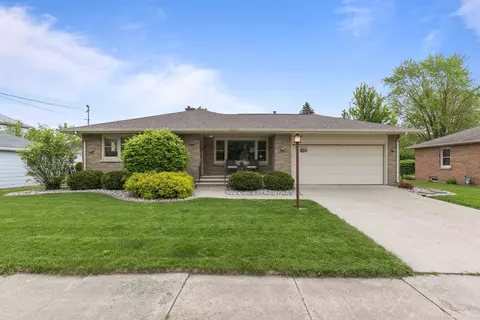 751 Warsaw St, Menasha, WI 54952