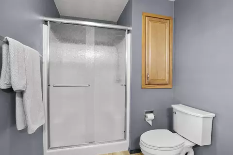 Bath - w5841 Easter Lily Drive, Appleton, WI 54915 photo 2 of 4