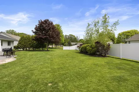 Exterior - w5841 Easter Lily Drive, Appleton, WI 54915 photo 5 of 9