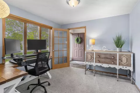 Entry Way - w5841 Easter Lily Drive, Appleton, WI 54915 photo 2 of 3
