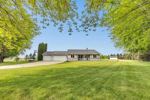 3687 Foxwoods Ln, Abrams, WI 54101