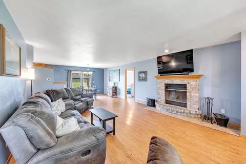 Living - 3687 Foxwoods Ln, Abrams, WI 54101 photo 1 of 2