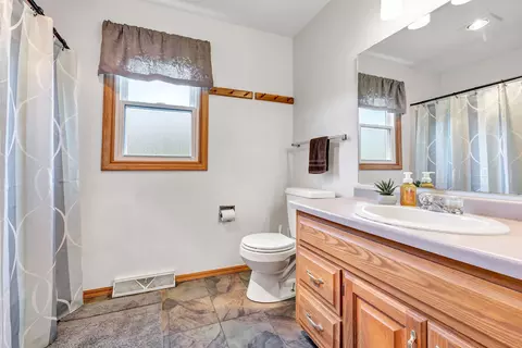 Bath - 3687 Foxwoods Ln, Abrams, WI 54101 photo 2 of 2