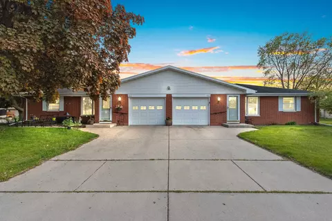 1932 Mary Queen Rd, Green Bay, WI 54302
