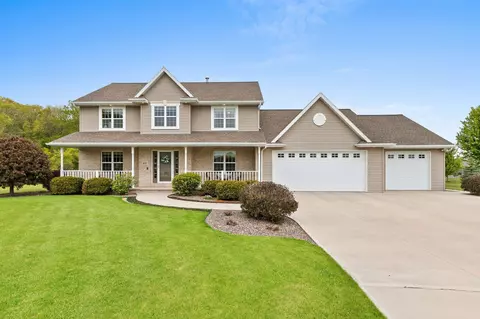 410 Hidden Hollow Ct, Denmark, WI 54208