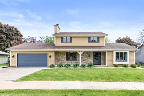 1405 Eugene St, Menasha, WI 54952