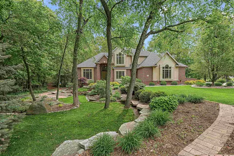 705 Red Fox Run, Fond Du Lac, WI 54937