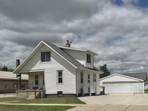299 SW Ceresco St, Berlin, WI 54923