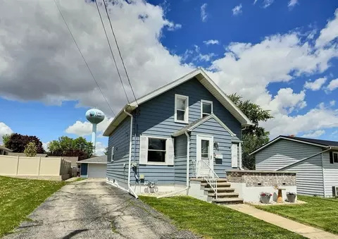 410 Pierce Ave, Little Chute, WI 54140