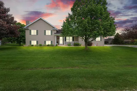 w7009 Crestwood Lane, Fond Du Lac, WI 54937