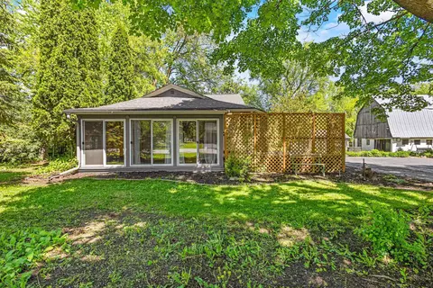 2890 Nekimi Ave, Oshkosh, WI 54902