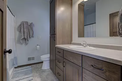 Bath - n406 Marion Avenue, Appleton, WI 54915 photo 2 of 2