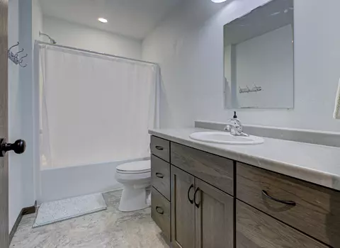 Bath - n406 Marion Avenue, Appleton, WI 54915 photo 1 of 2