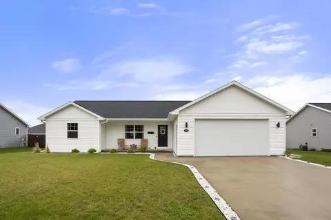 320 N John St, Kimberly, WI 54136