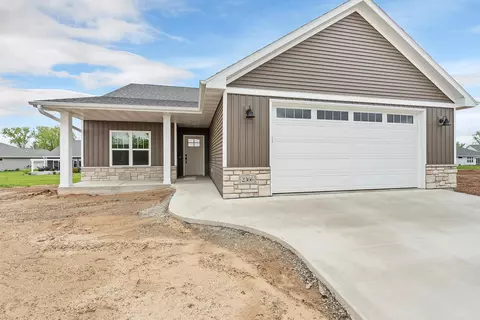 2366 Whispering Wind Ln, Green Bay, WI 54303