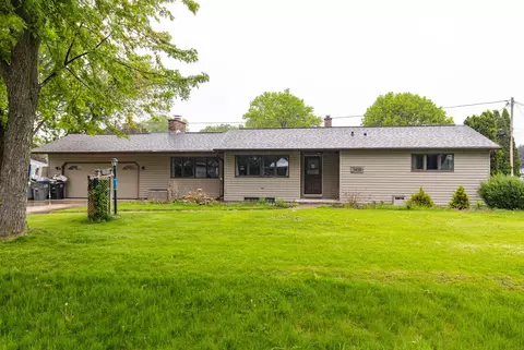 1400 Sunset Ln, Menasha, WI 54952