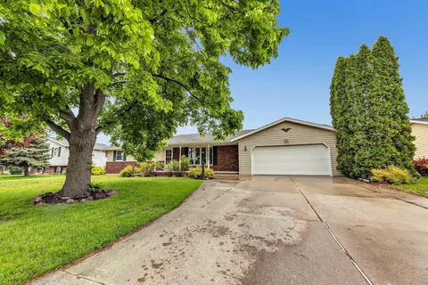2151 Bluebill St, Green Bay, WI 54311