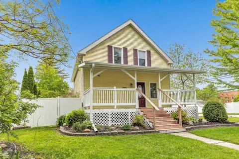 127 Flora St, Pulaski, WI 54162