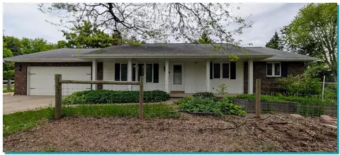 4310 Hillcrest Dr, Oneida, WI 54155