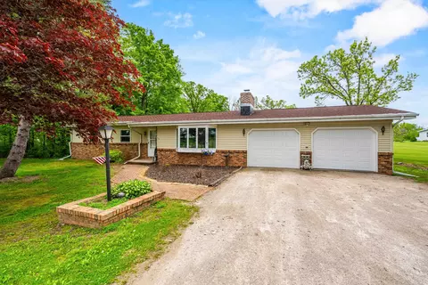 w7389 Wege Road, Hortonville, WI 54944