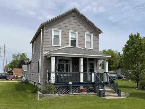 2320 16th Ave, Menominee, MI 49858