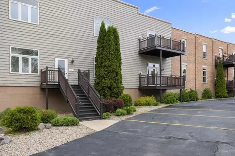 438 Washington St, Wrightstown, WI 54180