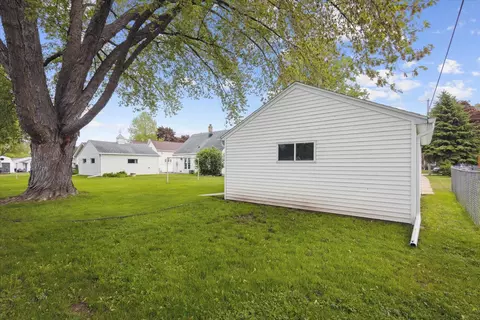 Exterior - 325 S Schaefer St, Appleton, WI 54915 photo 7 of 8