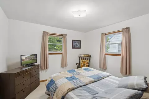 Bedroom - 325 S Schaefer St, Appleton, WI 54915 photo 2 of 5
