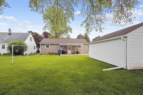 Exterior - 325 S Schaefer St, Appleton, WI 54915 photo 6 of 8