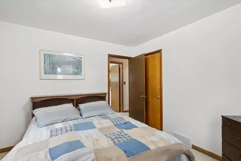 Bedroom - 325 S Schaefer St, Appleton, WI 54915 photo 3 of 5