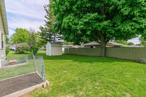 Exterior - 1139 W Hawes Ave, Appleton, WI 54914 photo 3 of 4