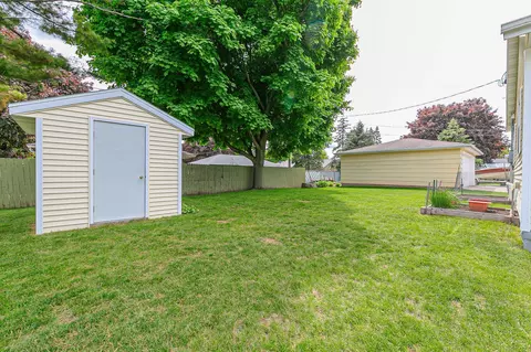Exterior - 1139 W Hawes Ave, Appleton, WI 54914 photo 2 of 4