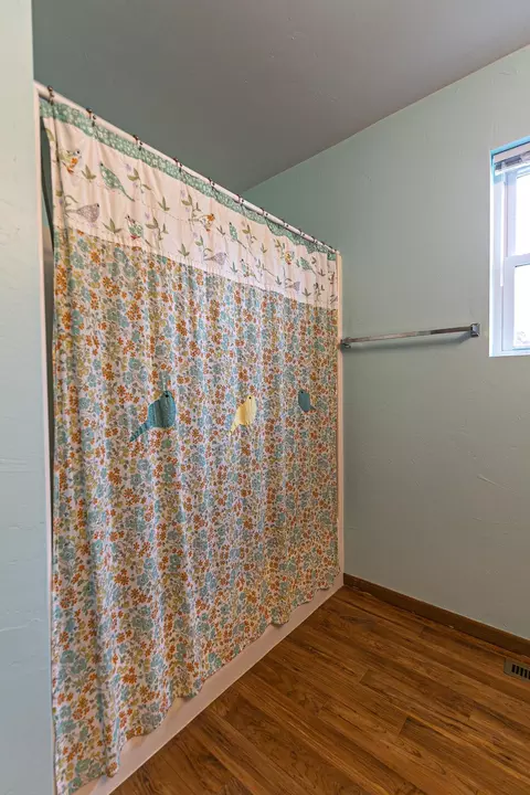 Bath - 1139 W Hawes Ave, Appleton, WI 54914 photo 3 of 3