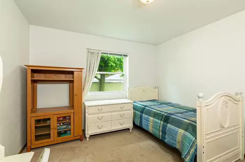 Bedroom - 1139 W Hawes Ave, Appleton, WI 54914 photo 4 of 7